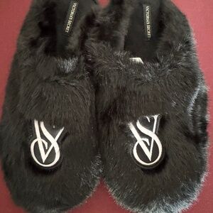 NWT Victoria Secret slip on slippers
